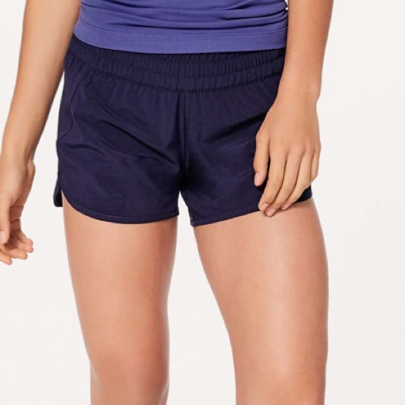 Lululemon Tracker Short V *4" in Twilight Blue size 6 - Picture 11 of 11